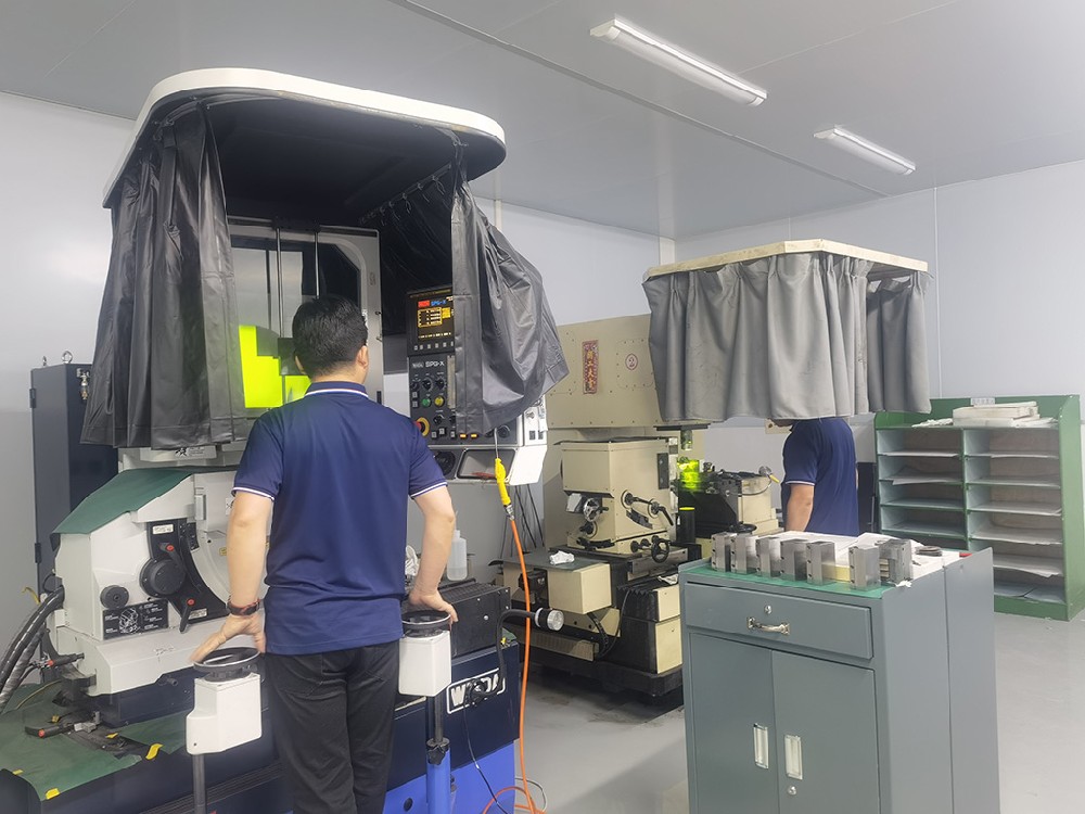 光學(xue)麯線(xian)磨牀-01